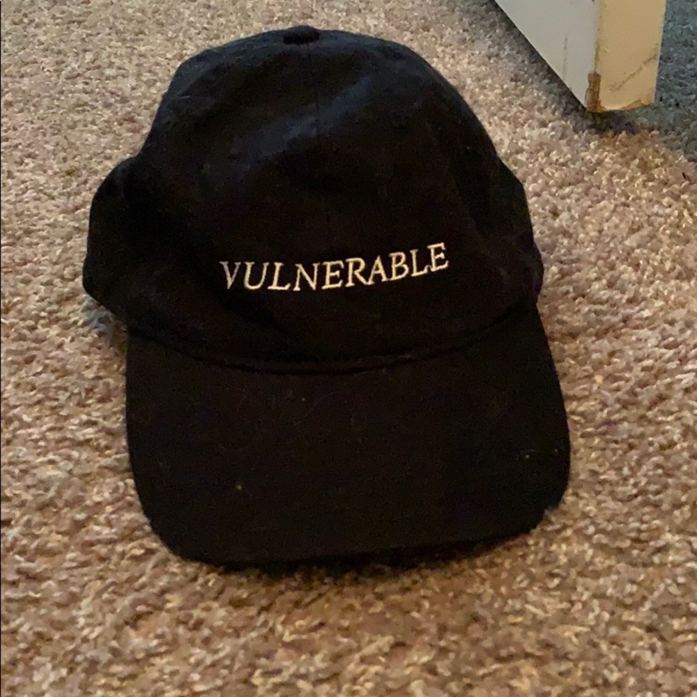 Selena Gomez dad cap